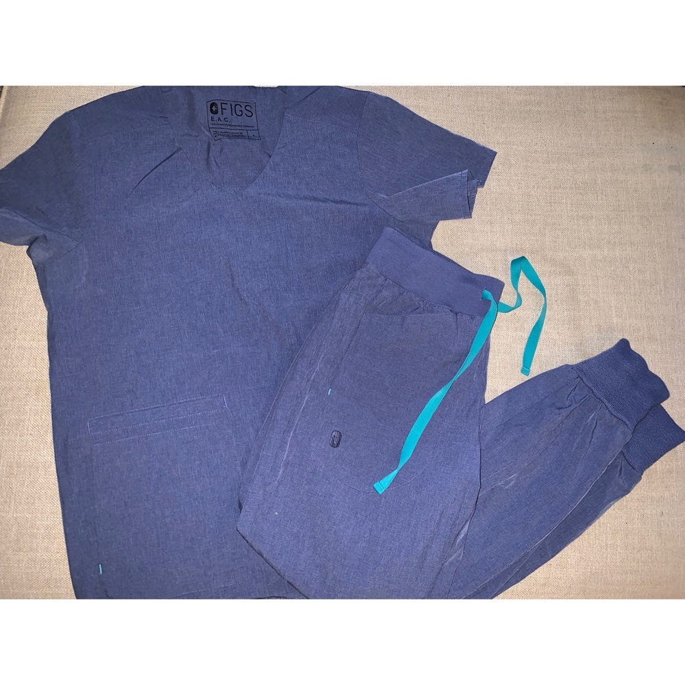 FIGS E.A.C scrub set